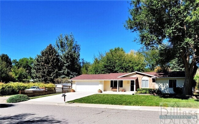Building Photo - Stunning 5-Bedroom Home in Highly Desirabl...
