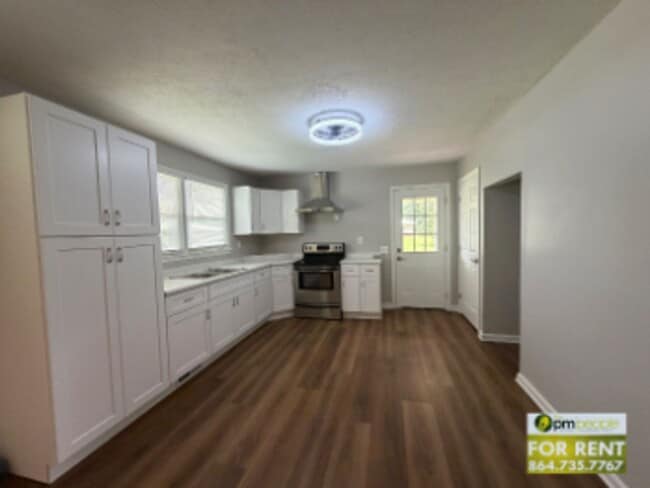 Photo - 119 Welborn Cir