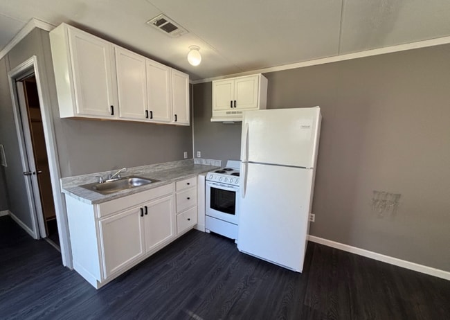 Photo - 2830 Mark Cir