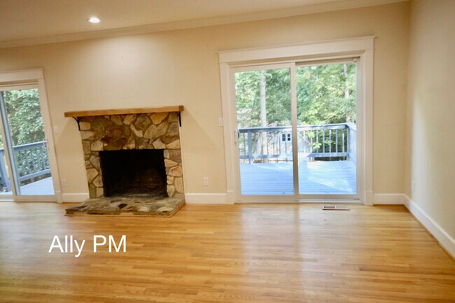 Photo - 1 Kanawha Ct