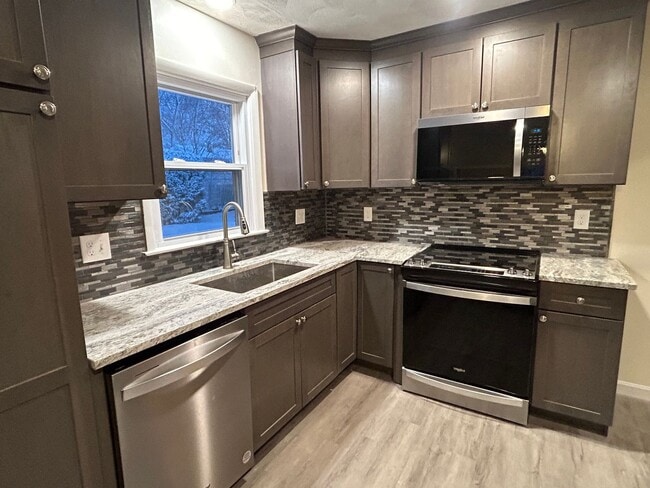 Photo - Great spacious Single Family