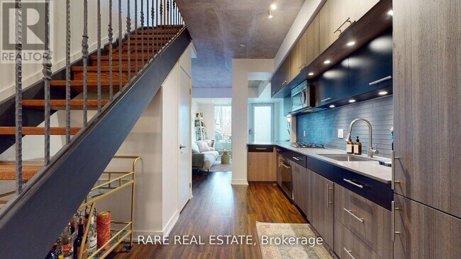 Photo - 205 Manning Ave Unit 102