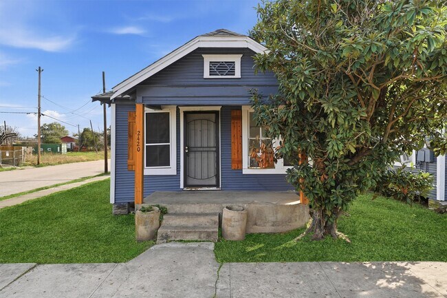 Building Photo - 2420 Stevens St