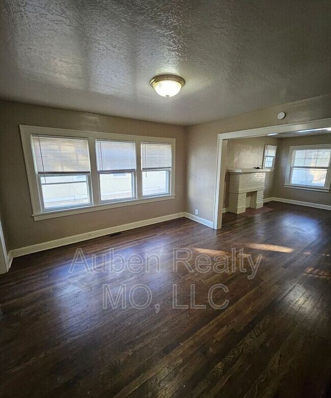 Photo - 5407 Harrison St