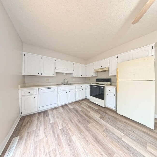 Photo - 611 Hickory Hill Ln Apartamento Unidad 611 Hickory Hill Ln