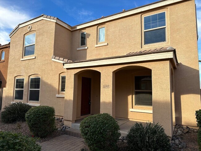 Beautiful 3 bedroom plus den, 2.5 bath hom... - Beautiful 3 bedroom plus den, 2.5 bath hom... House