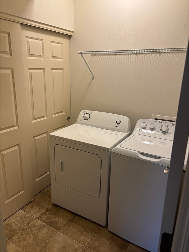 Photo - 613 Grandview Ct