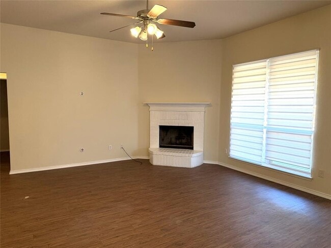 Photo - 1605 Paint Brush Dr