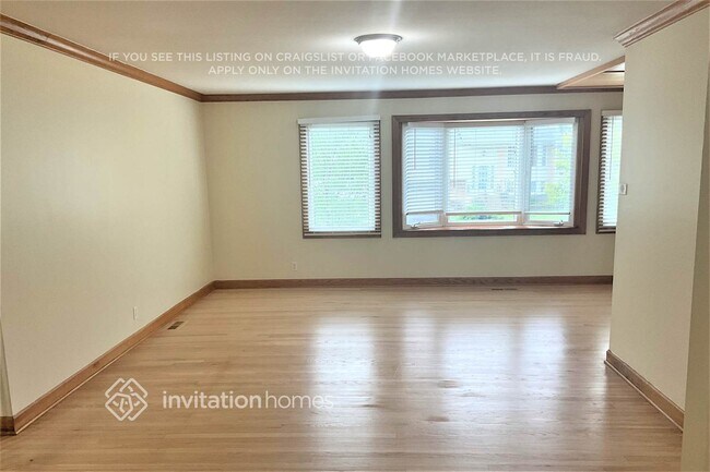 Photo - 349 Huntington Way