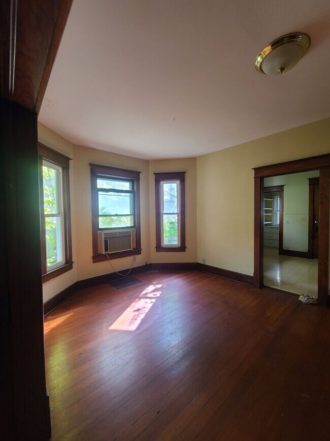 Photo - 401 1/2 W Vine St.