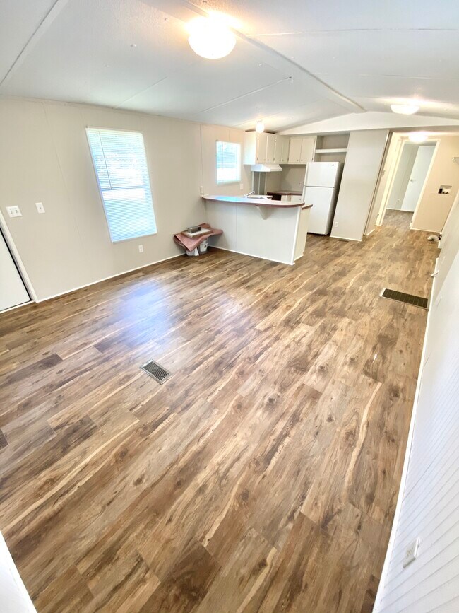 98 Spring Grove Rd Unit 3 Rental House Rental in Jesup, GA