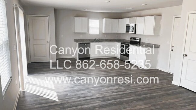 Photo - Charming ingle family house!3bedrooms, 3ba...