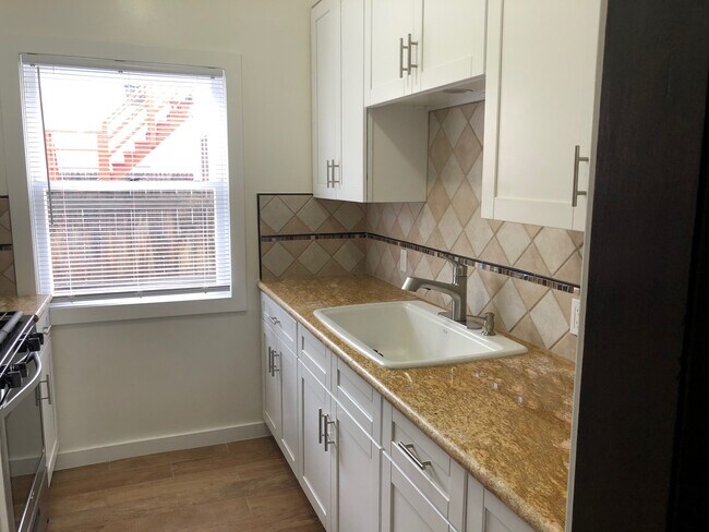 Photo - 768 Orizaba Ave