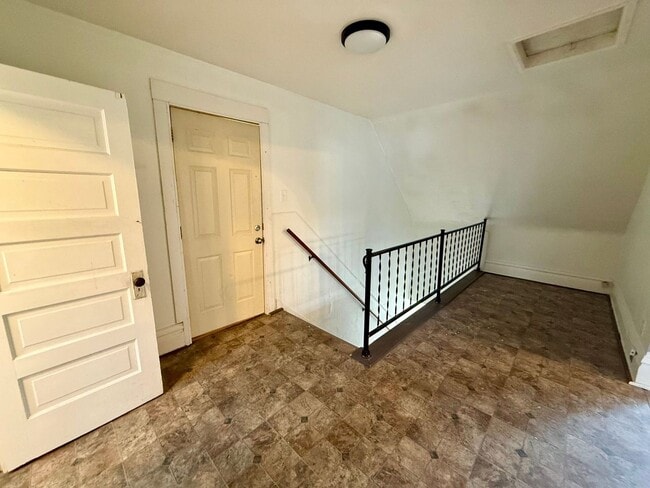 Photo - 915 S 3rd Ave Unit Upper