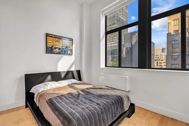 Photo - 310 E 46th St