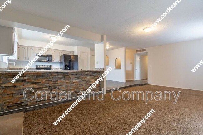 Photo - 100 Eaton Rd SE