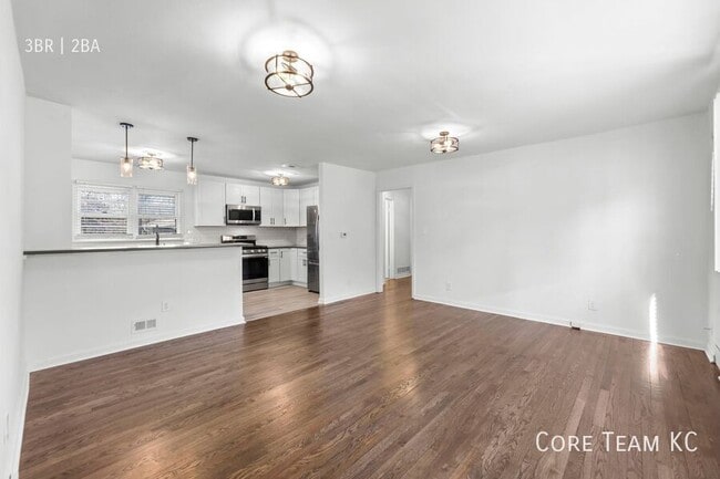 Photo - 3906 Booth St