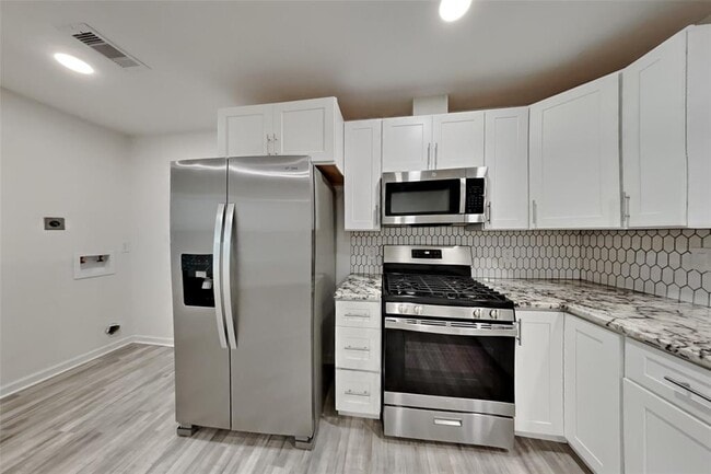 Photo - 22023 Grand Forks Dr