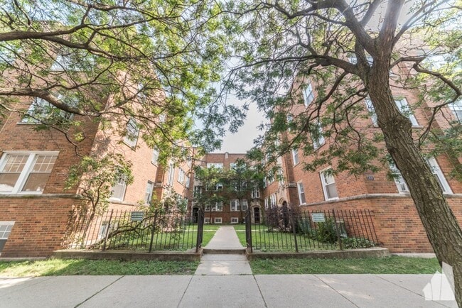 Photo - 1829 W Foster Ave