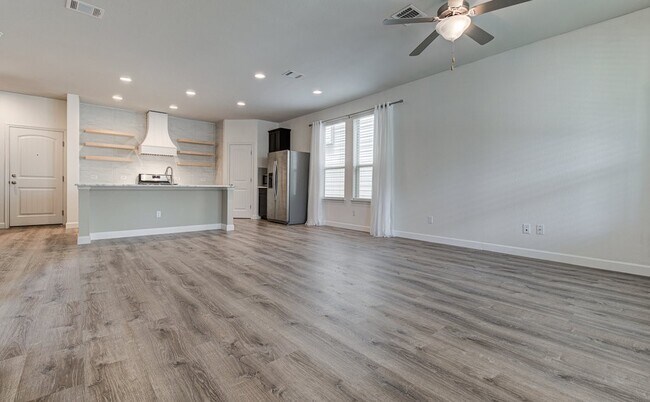 Photo - 159 Buckthorn Dr