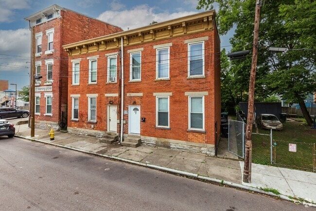 Building Photo - 2131 Staebler St Unit 2131 Staebler St - 1 Rental