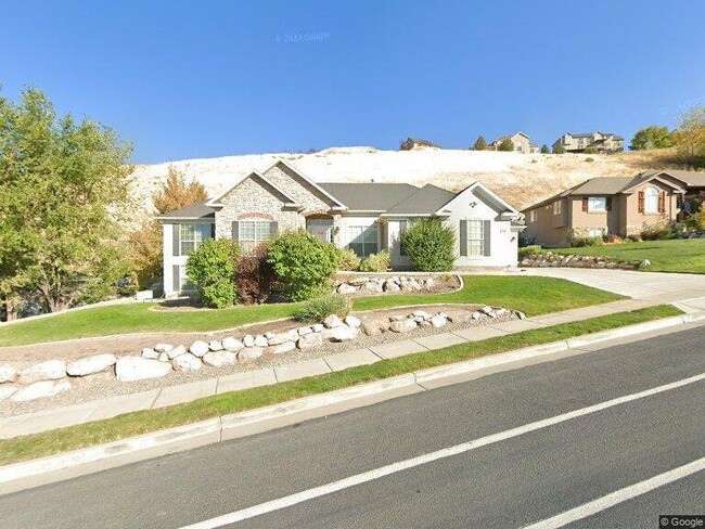 Building Photo - 275 Eagle Ridge Dr