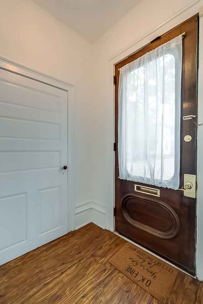 Photo - 377 S Upper St