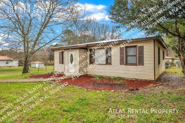 Photo - 101 8th St NE