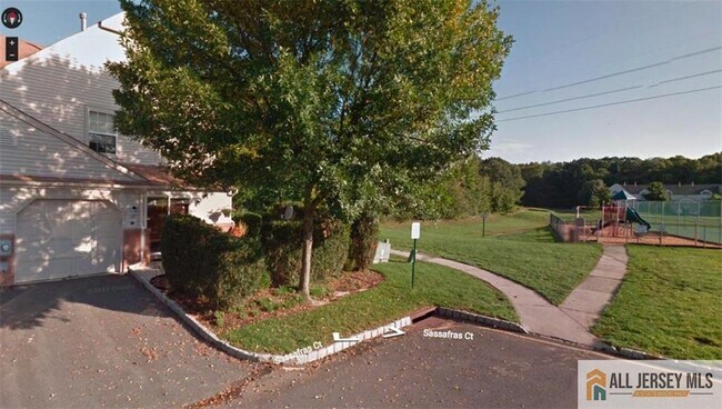 127 Sassafras Ct