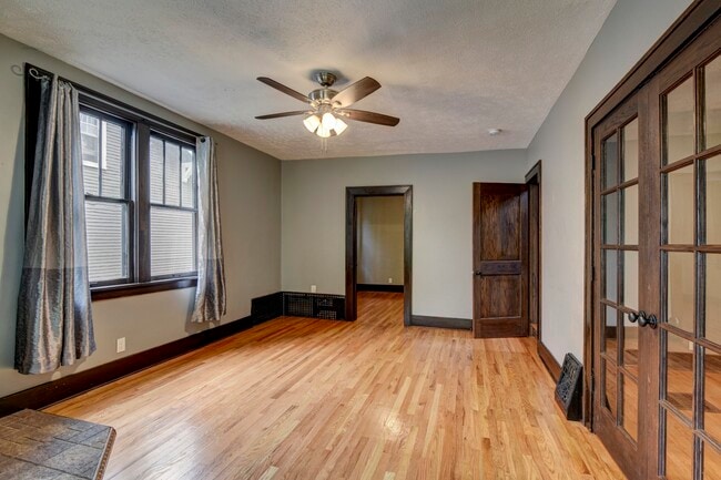 Photo - 816 N 43rd St