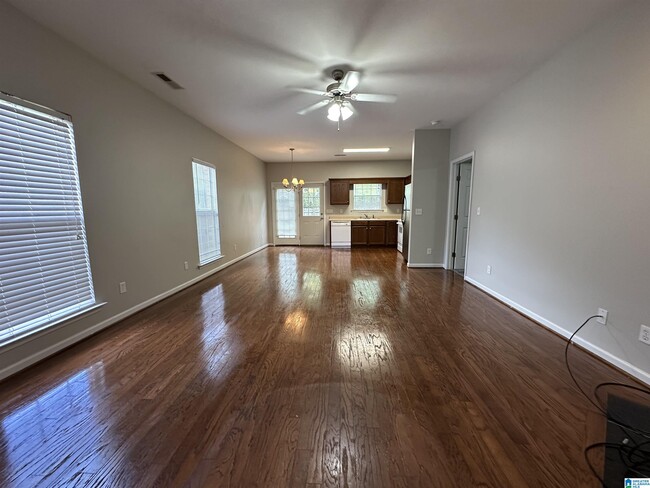 Photo - 1103 Castlemaine Dr