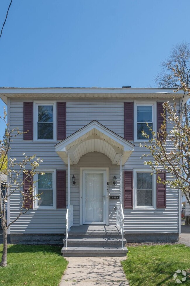 Building Photo - Charming 3 bedroom Rental