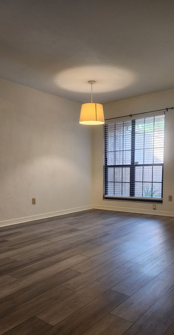 Photo - { ROCKWOOD VILLAS } 2/2 Town House Close t...