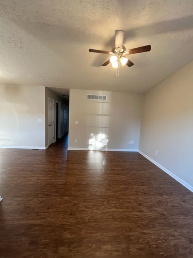 Photo - 3 Bedroom, 2 bathroom in Nicholasville!