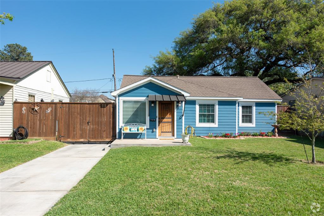 Building Photo - 7619 Satsuma St Rental