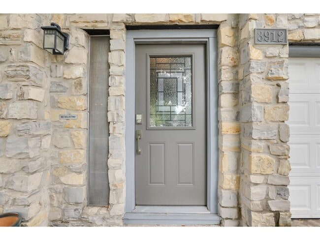 Photo - 3912 Lemos Dr