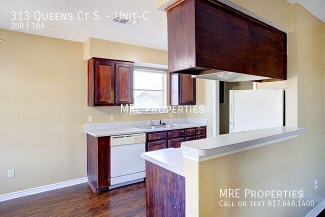Photo - 313 Queens Ct S Unit -C