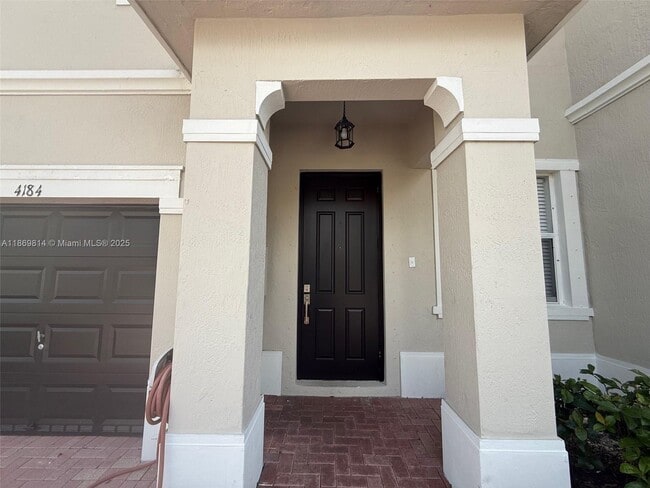 Photo - 4184 NE 9th St
