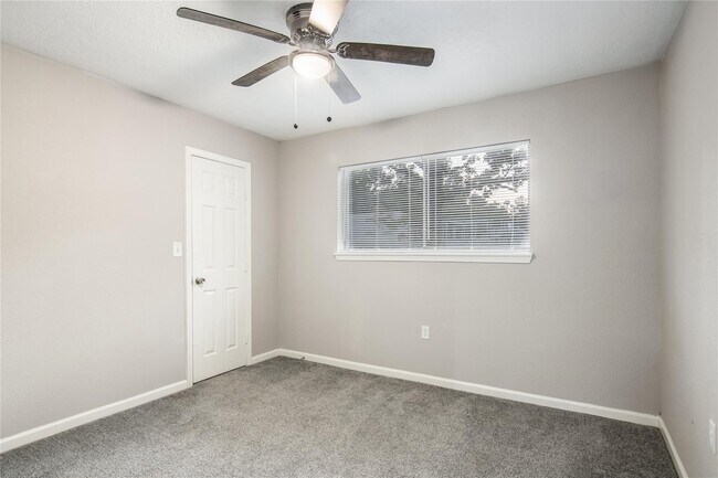 Photo - 1702 Athens Dr