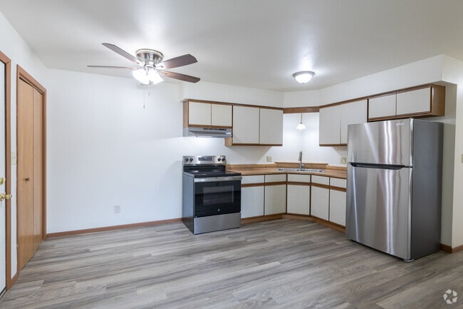 2BR, 1BA - 750SF - Dining Room