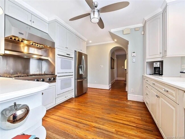 Photo - 2404 Charlotte Dr