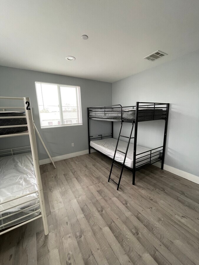 Photo - 1635 E 33rd St Unit Castle California