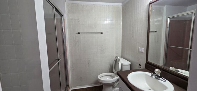 Photo - 1607 Warnke Rd NW