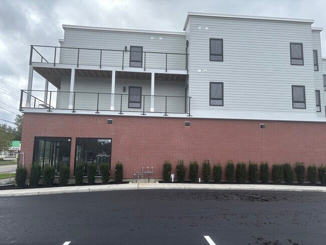 Photo - 1391 Main St Unit 303