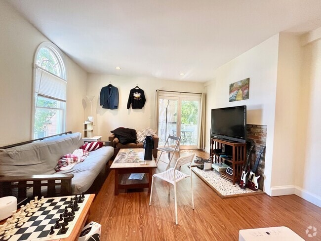 Building Photo - 774 Parker St Unit 2 Rental
