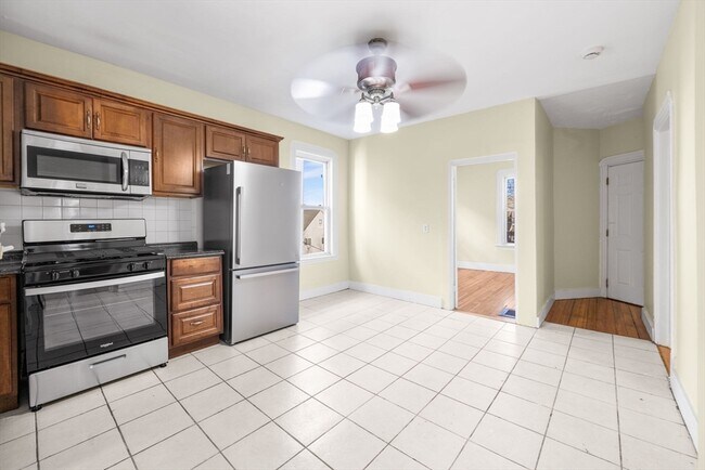 Photo - 427 Ferry St Unidad 2