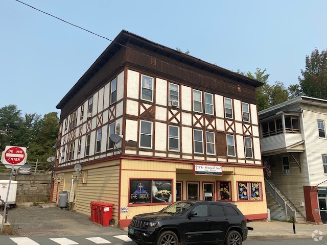 Building Photo - 14.178 Eastern Ave, St Johnsbury, VT 05819 Rental