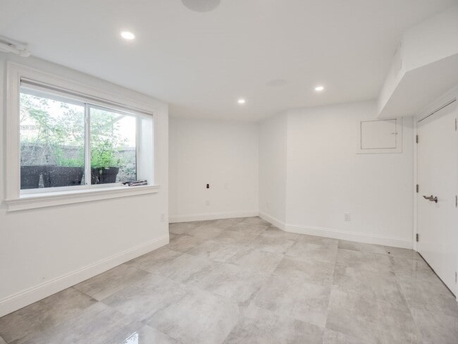 Photo - 390 Medford St Unit 1