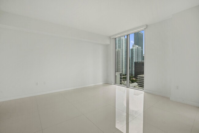 Living - 31 SE 6th St Unit 2201