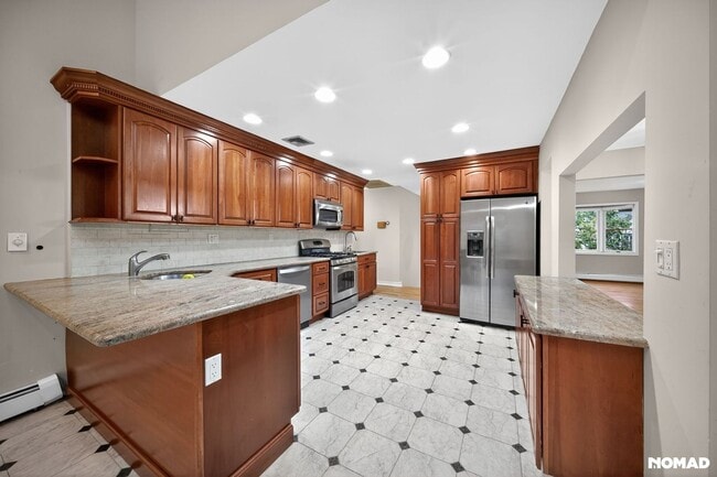 Photo - 15 Castle Ct